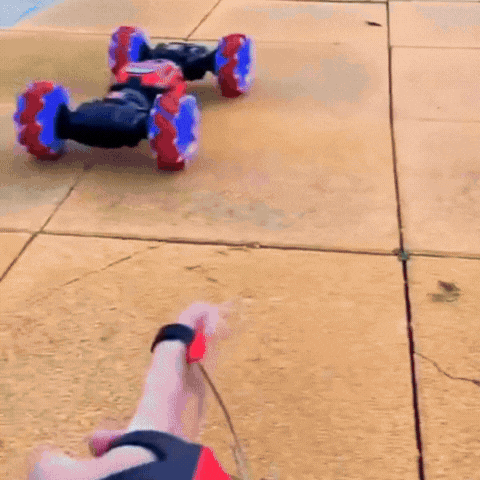 RC StuntTwist Action Car - Ferngesteuertes Rennauto mit Handsteuerung und Fernbedienung